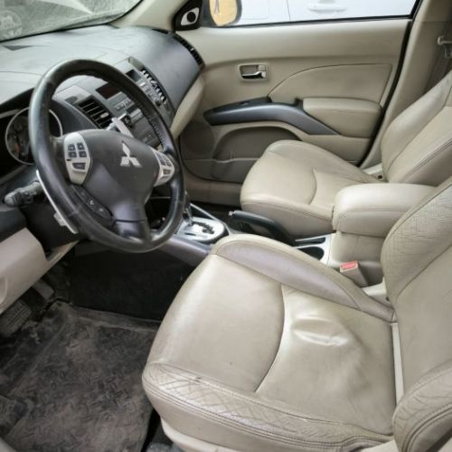 ⚡-10% Легковой внедорожник универсал MITSUBISHI OUTLANDER (SUV UNIVERSAL), г. в. 2008, рег.знак 9843 КВ-1