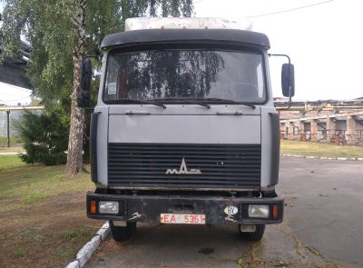 ⚡25% -Грузовой седельный тягач MAZ 54323.Полуприцеп фургон тентовый MAZ 9758 030