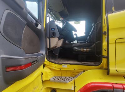 Грузовой специальный седельный тягач SCANIA R 620, 2010 г.в., рег. знак АМ 5218-3