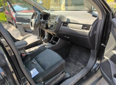 Легковой внедорожник универсал MITSUBISHI OUTLANDER , 2014 г.в., рег.знак 9809 НЕ-7