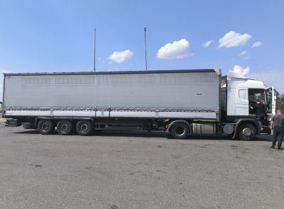 Грузовой седельный тягач SCANIA R 440, 2017 г.в., рег. №AK 5813-4 , полуприцеп SCHMITZ CARGOBULL SCS 24/L, 2017 г.в. рег. № А 5665 В-4